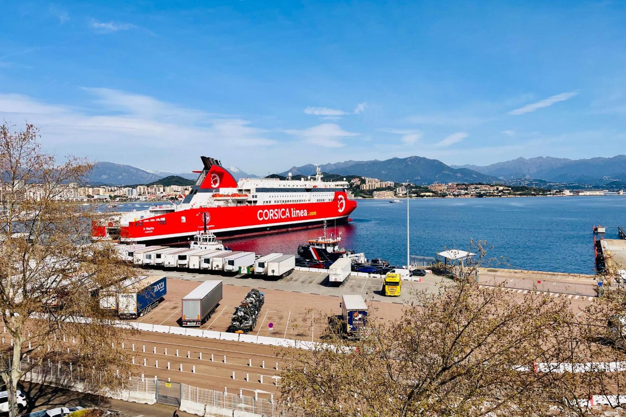 Laure - Luminous Cozy Sampiero - By Tgb Ajaccio (Corsica)